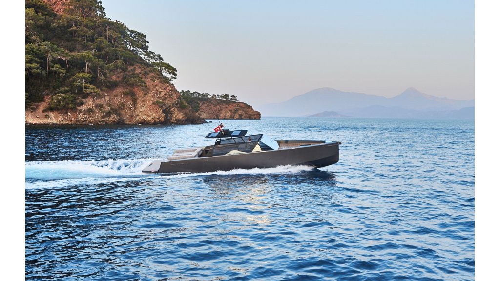 Immersive motoryacht (6)