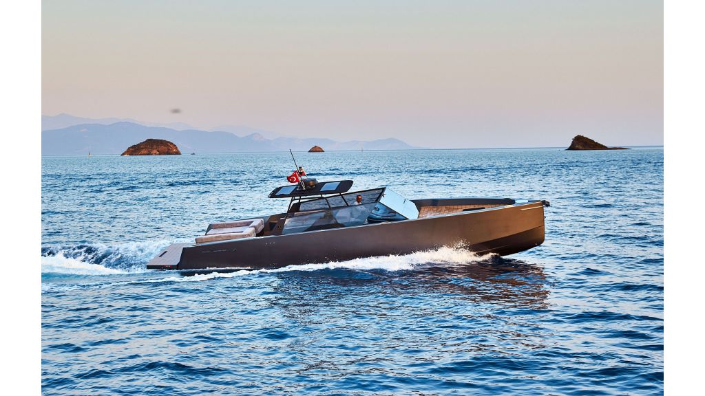 Immersive motoryacht (7)