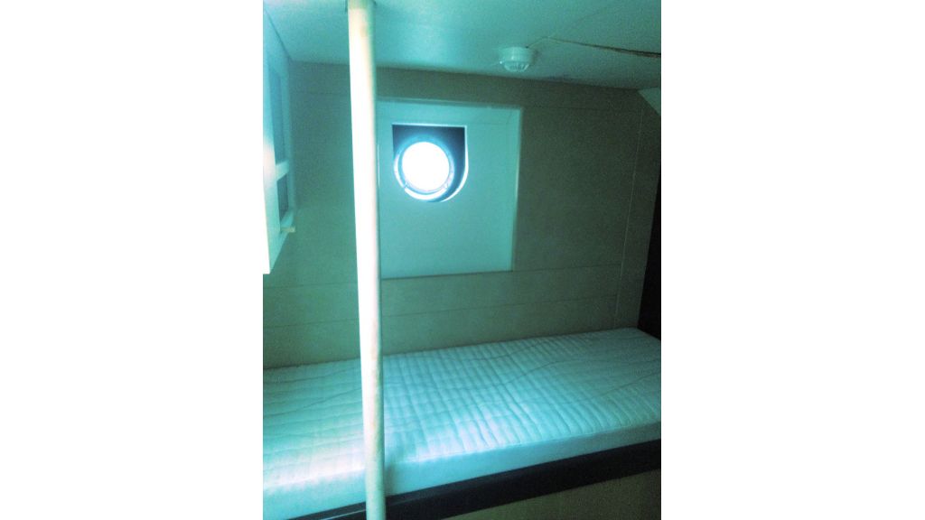 Aqualiner-77-Guest-Room