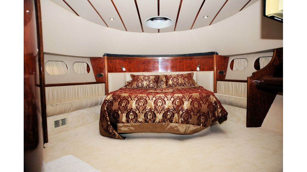 istanbul-built-epoxy-laminated-motoryacht-10-master