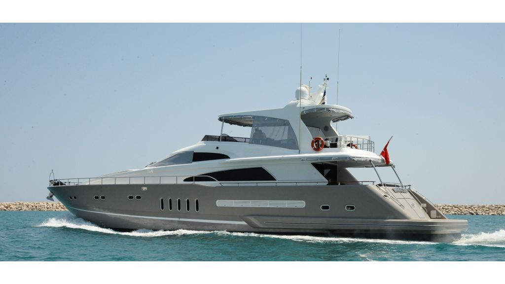 istanbul-built-epoxy-laminated-motoryacht-master