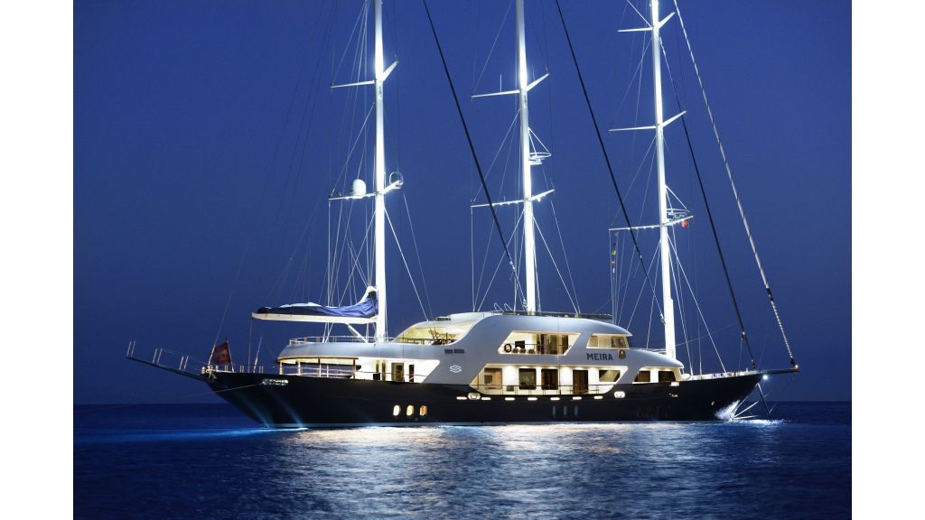 Meira Luxury Yacht (1)