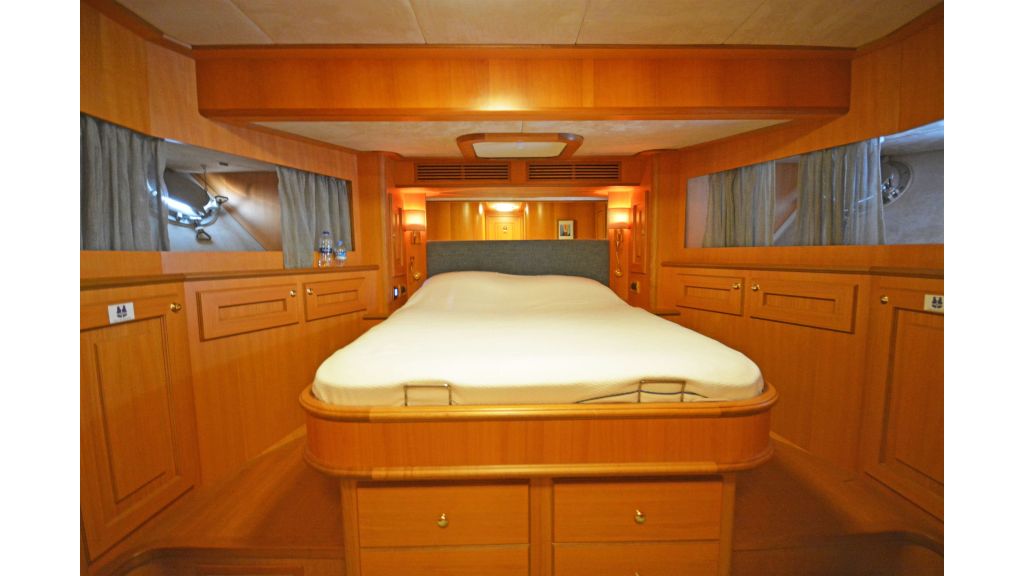 benetti 98_yacht_sale (24)