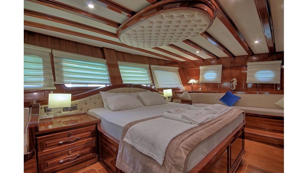 aft master suite