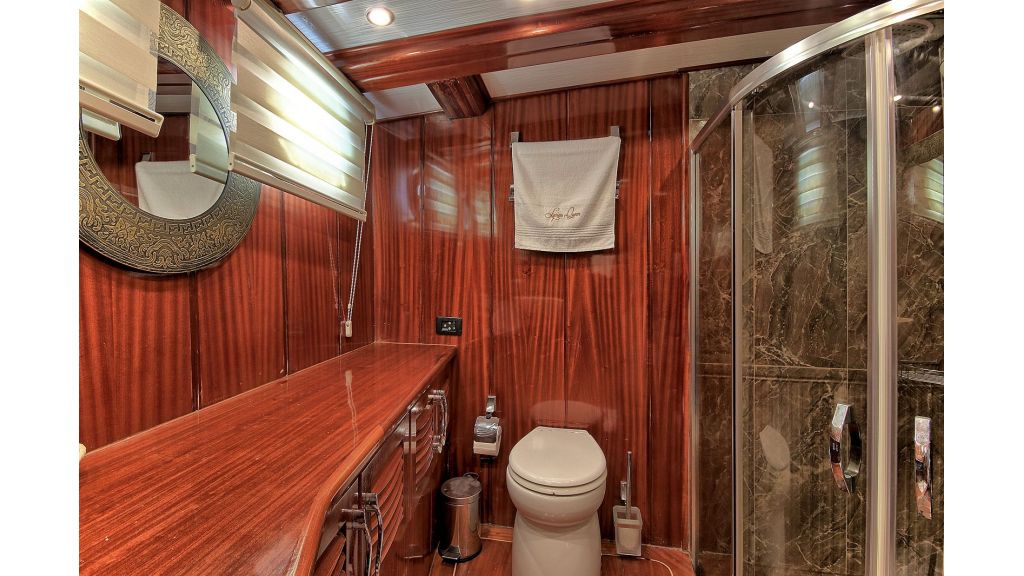 Bow master bathroom