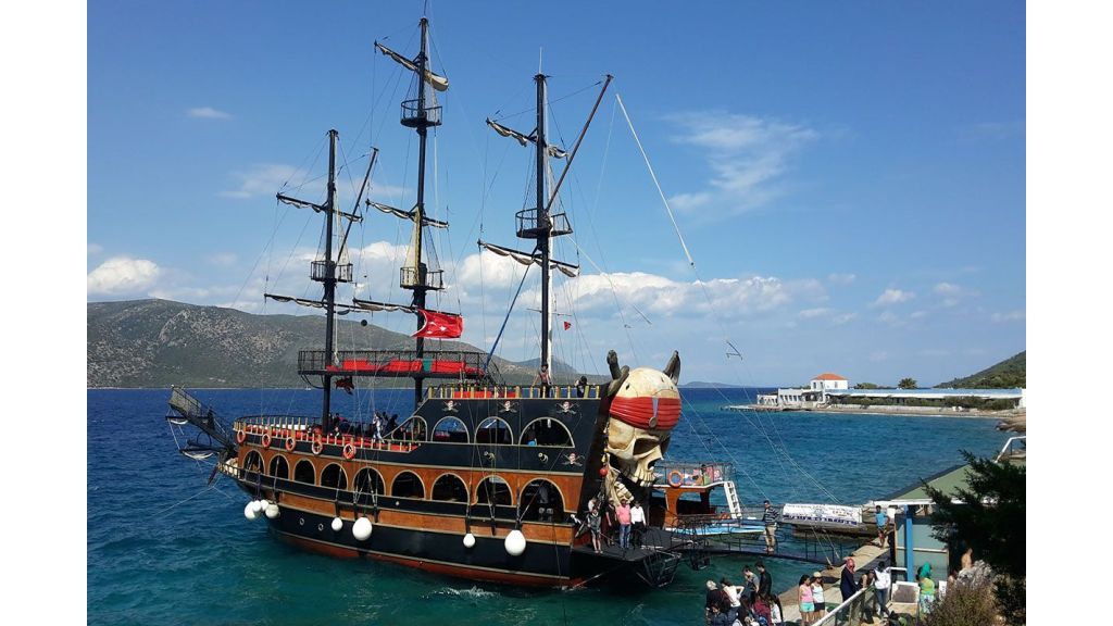 Daily Cruise Pirate Ship (11)