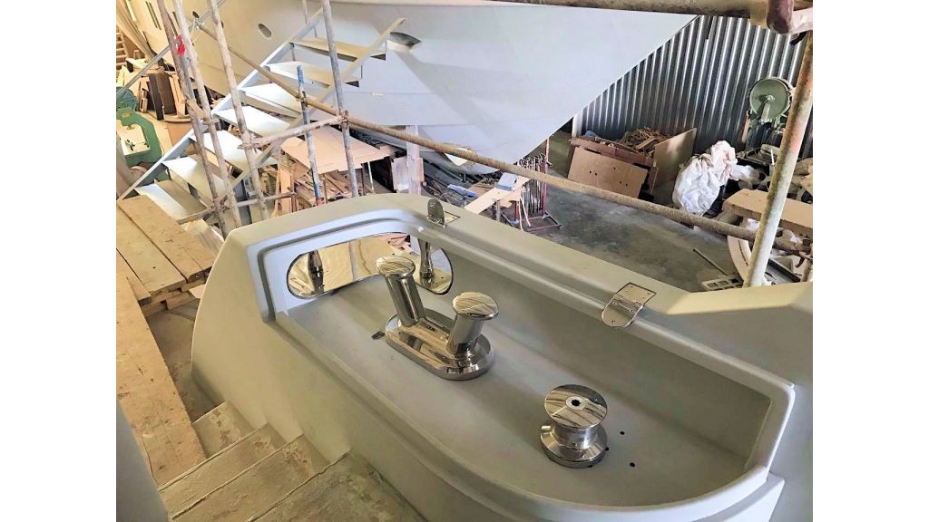 Epoxy Laminated Motoryacht (39)