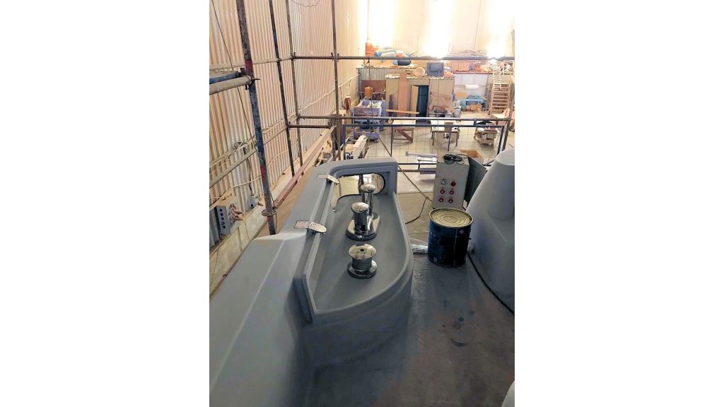 Epoxy Laminated Motoryacht (40)