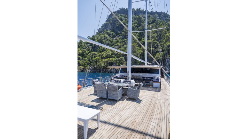 holiday x (949)