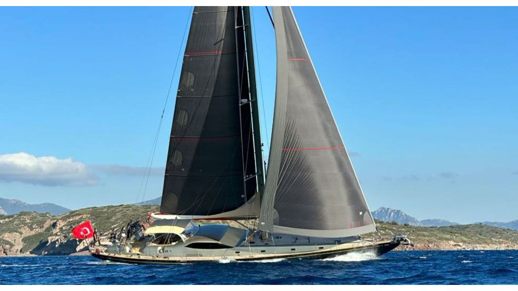 Performance-Sailing-Yacht