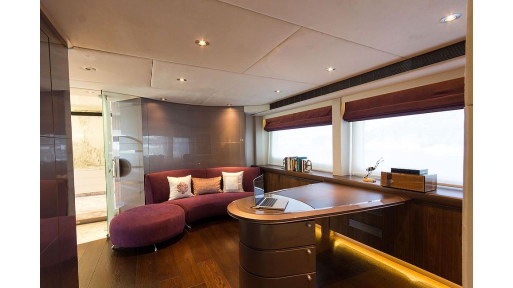 38m Motor Yacht (4)