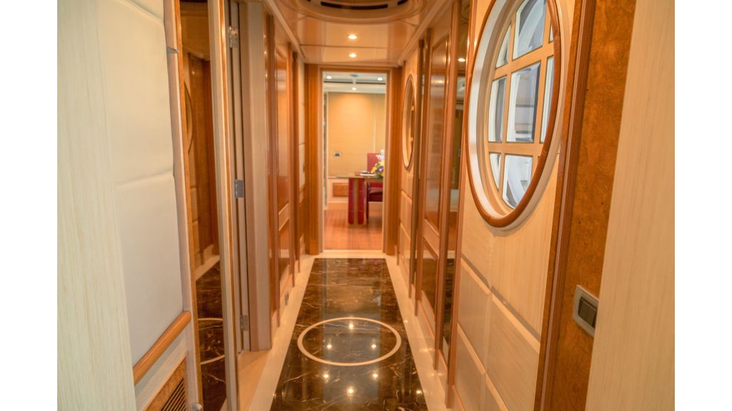 Motor Yacht Sensation Inner (20)