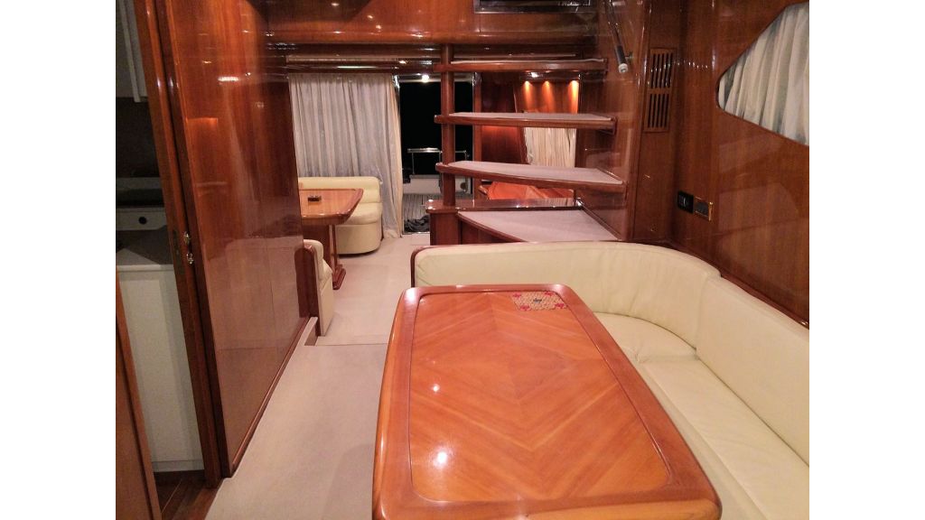 Custom Line Fiberglass GRP Motoryacht (12)