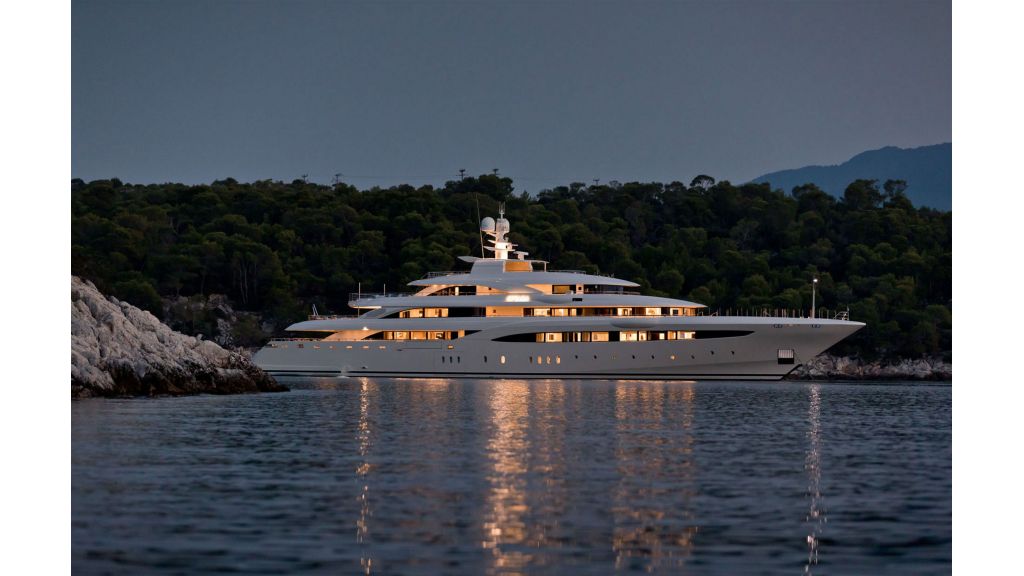 O'Ptasia Mega Yacht (47)