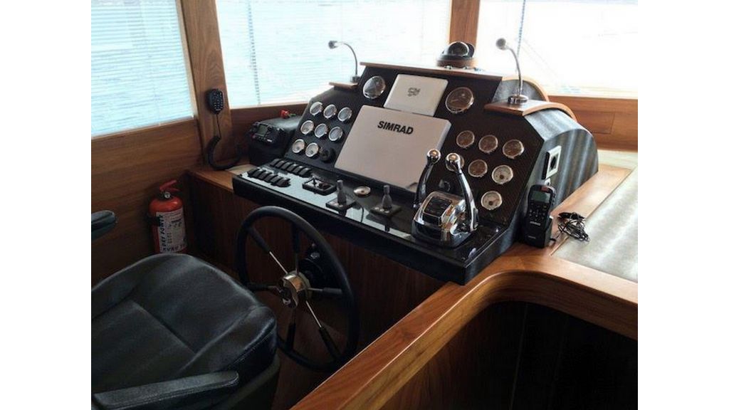 Pilothouse Trawler Motor Yacht (18)