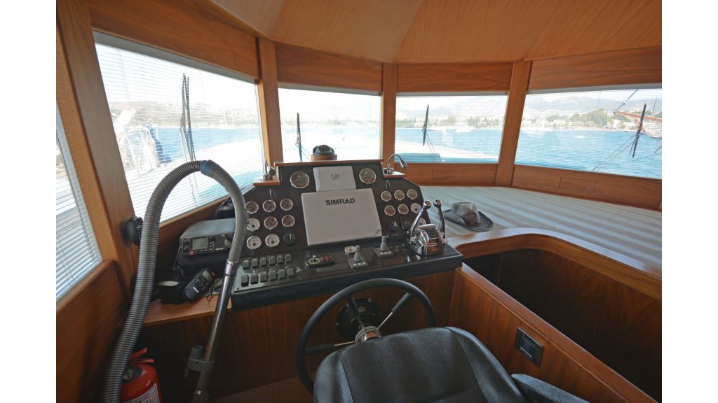 Pilothouse Trawler Motoryacht (2)