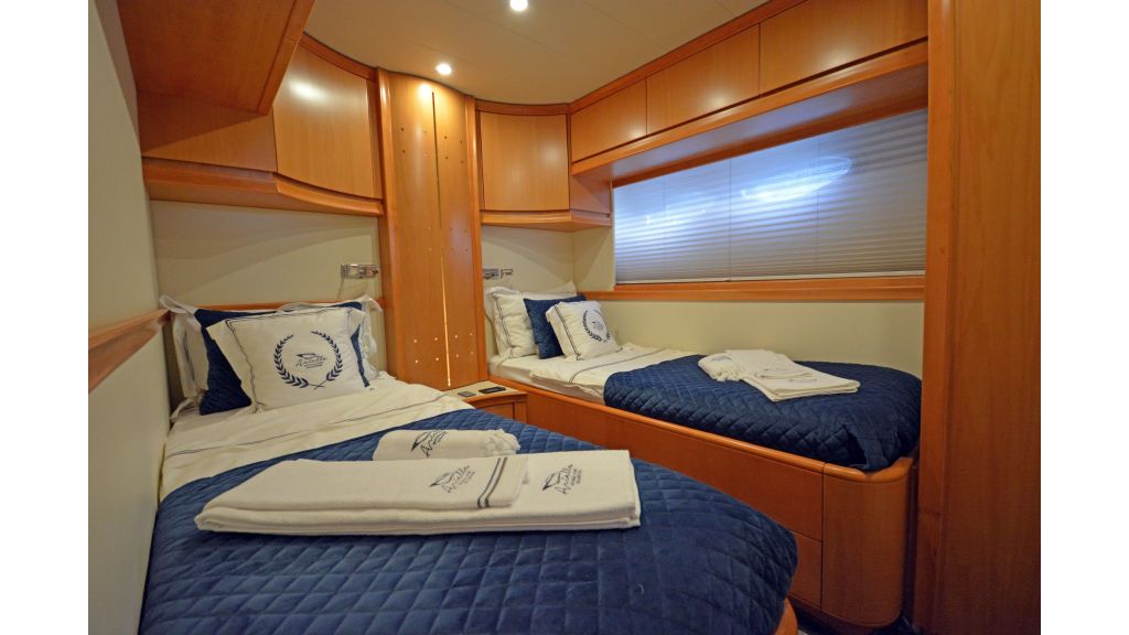 Pershing 88 For Charter (24)