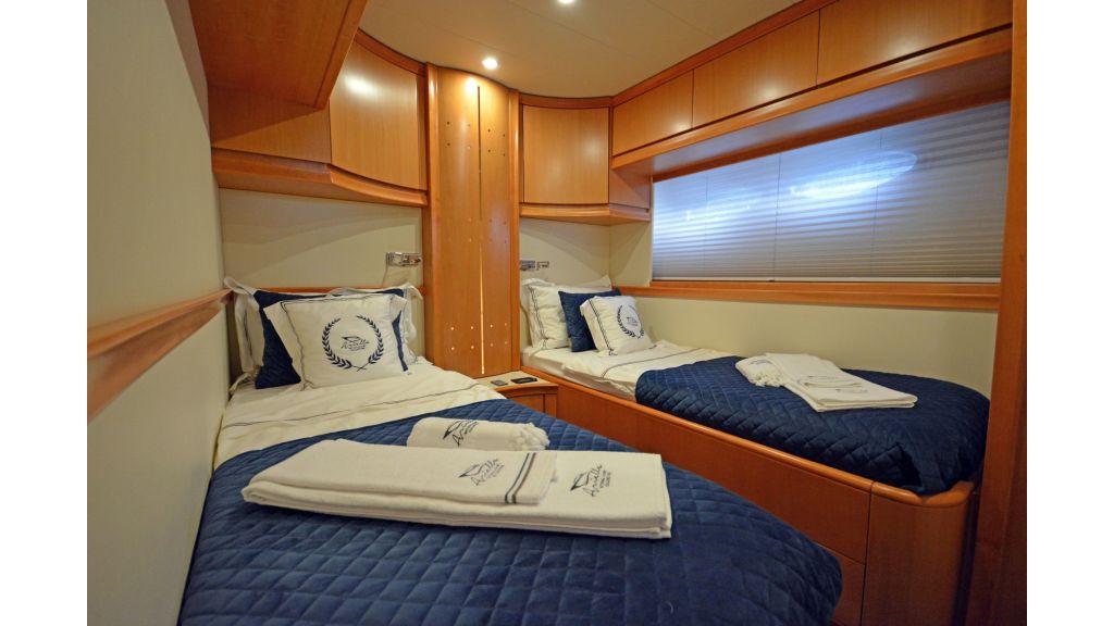Pershing 88 For Charter (25)