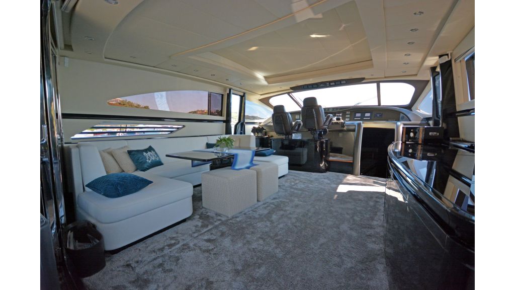 Pershing 88 For Charter (49)