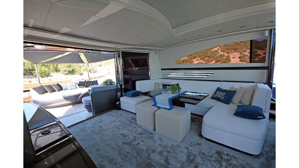 Pershing 88 For Charter (58)