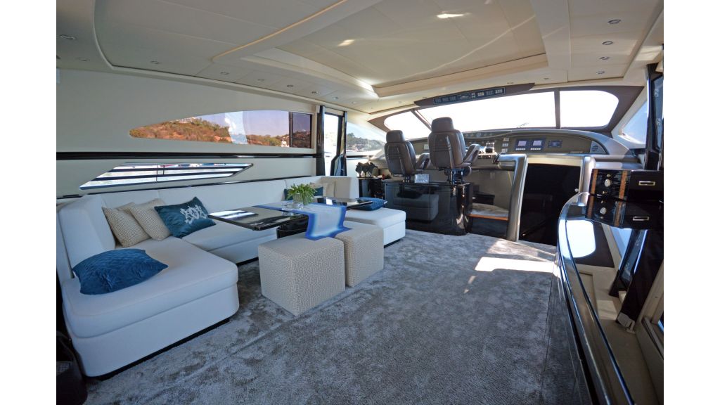 Pershing 88 For Charter (61)