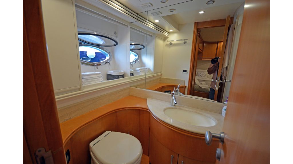 Pershing 88 For Sale (40)