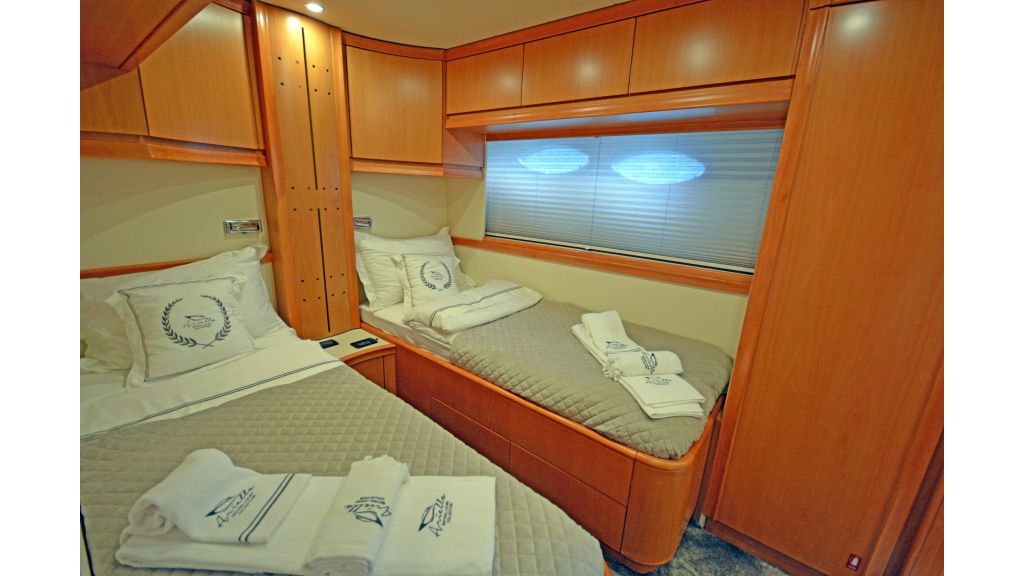 Pershing 88 For Sale (41)