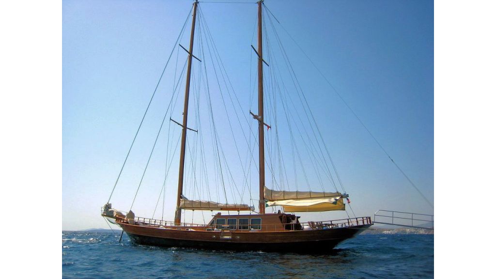 Steel Hull Ketch Rigged (1)