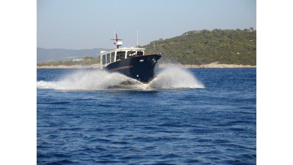 Epoxy Laminated 10,5 meter Trawler 2