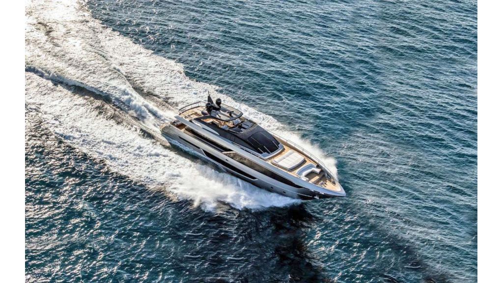 Riva 100 Corsaro motor Yacht (6)