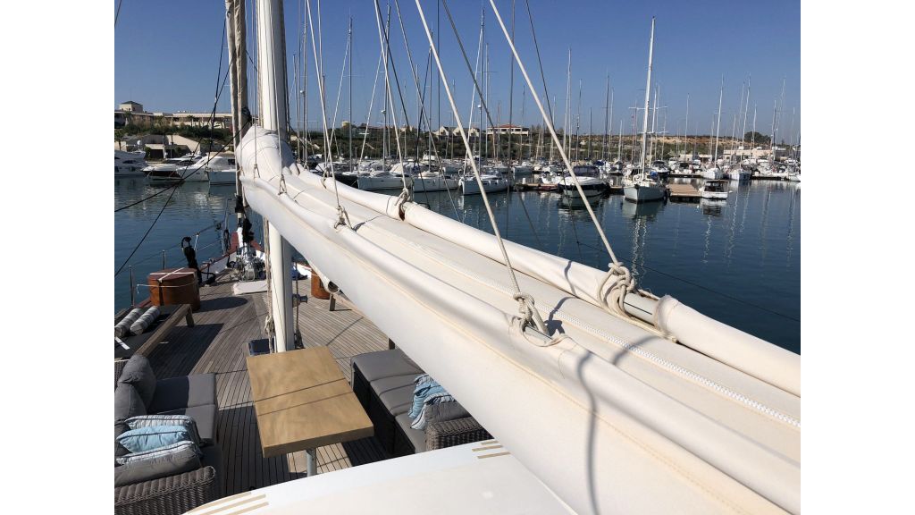 Quality Sailing Yacht (53)