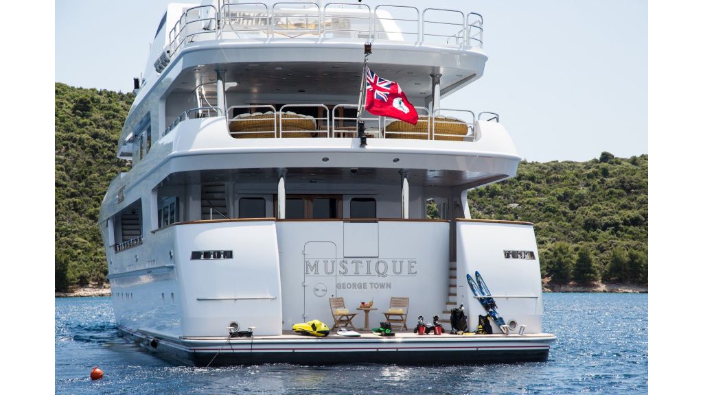 Mustique Luxury Motor Yacht (129)