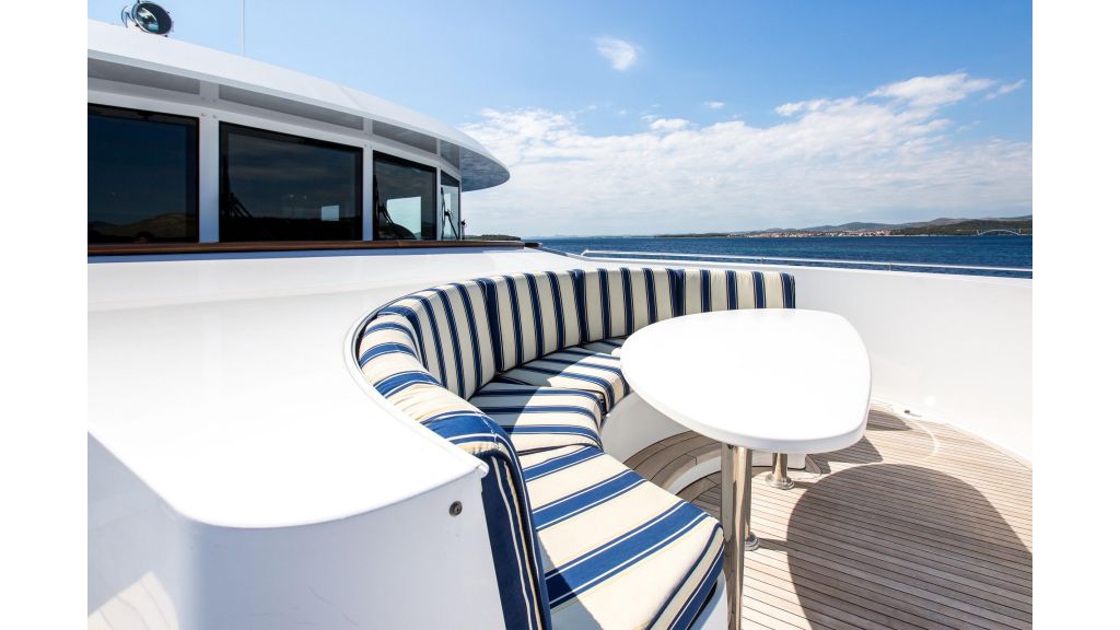 Mustique Luxury Motor Yacht (5)