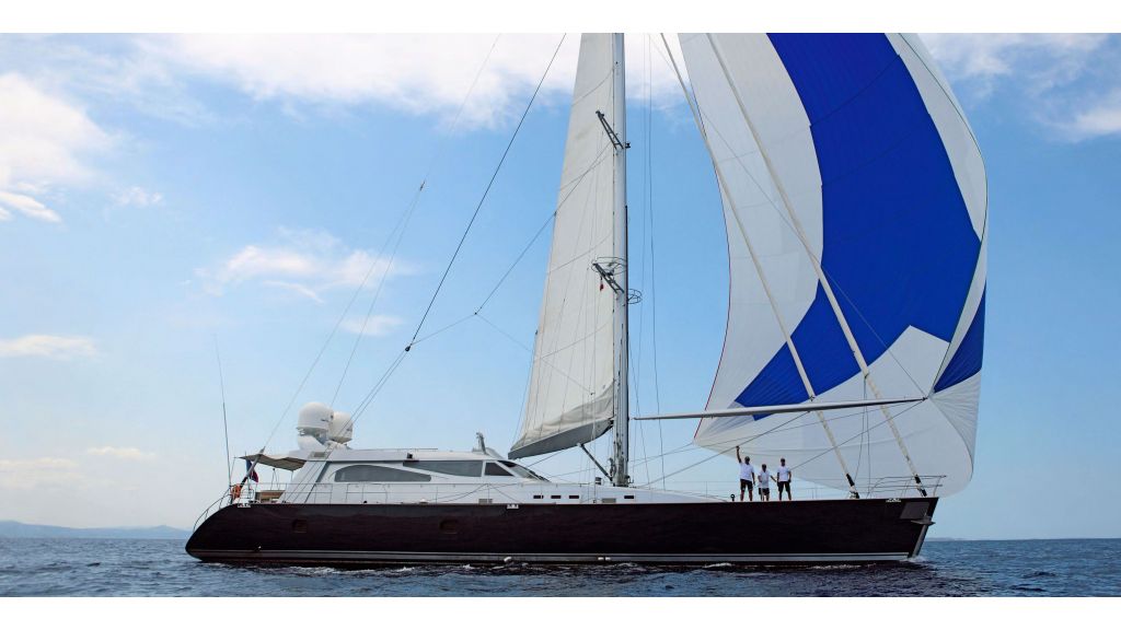 Luxury-Sailing-Yacht-for-Sale - master