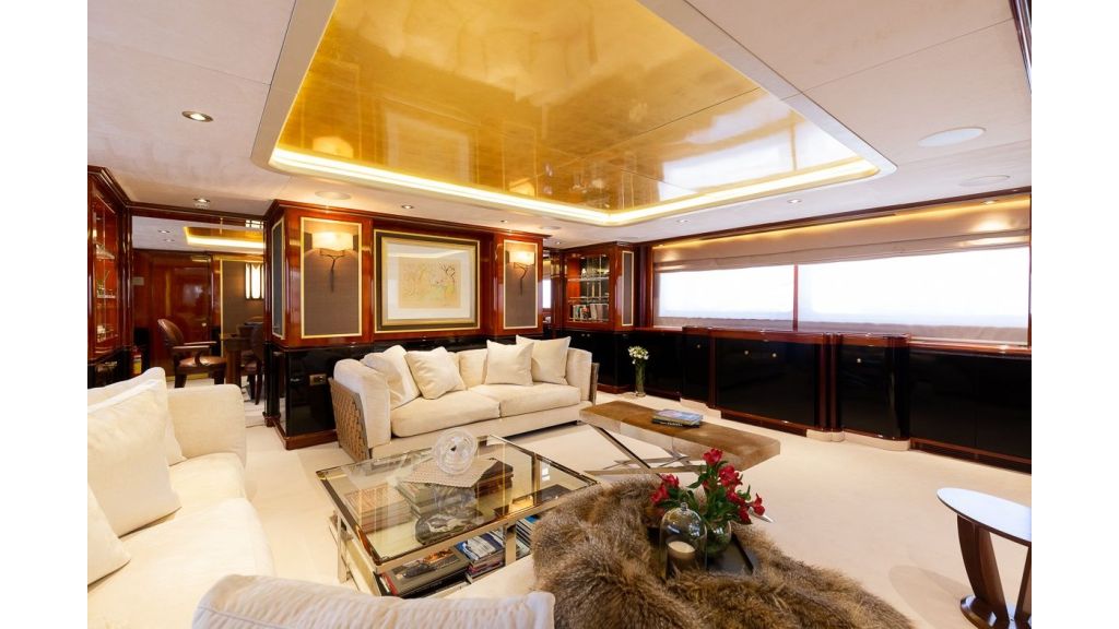 Luxury motor yacht Il Sole (38)