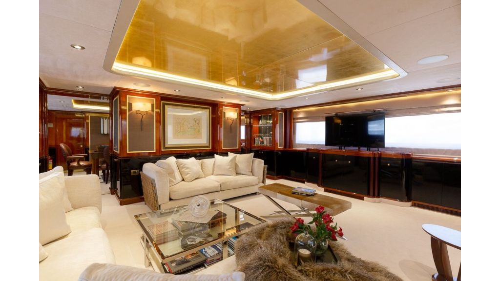 Luxury motor yacht Il Sole (39)