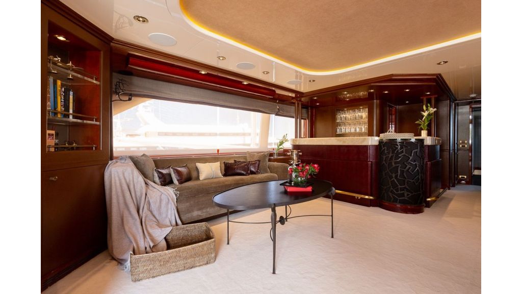 Luxury motor yacht Il Sole (46)