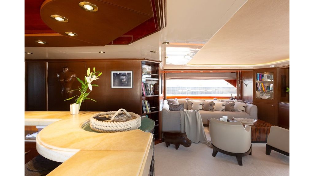 Luxury motor yacht Il Sole (49)