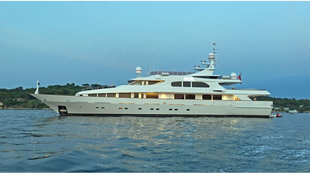 Luxury motor yacht Il Sole (56)