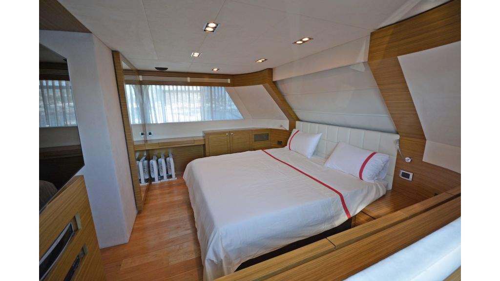 Luxury Trawler (15)