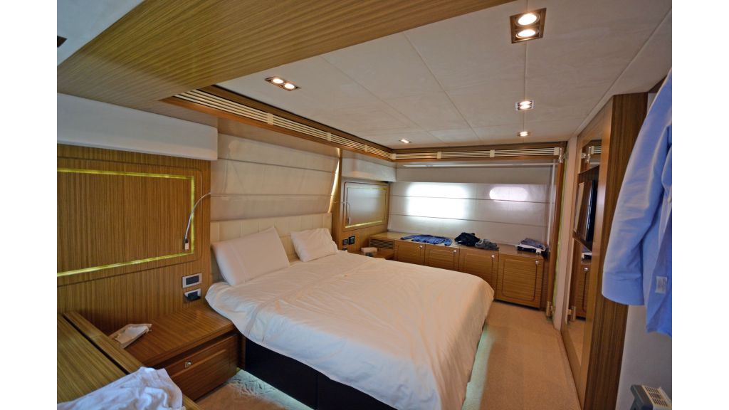 Luxury Trawler (20)