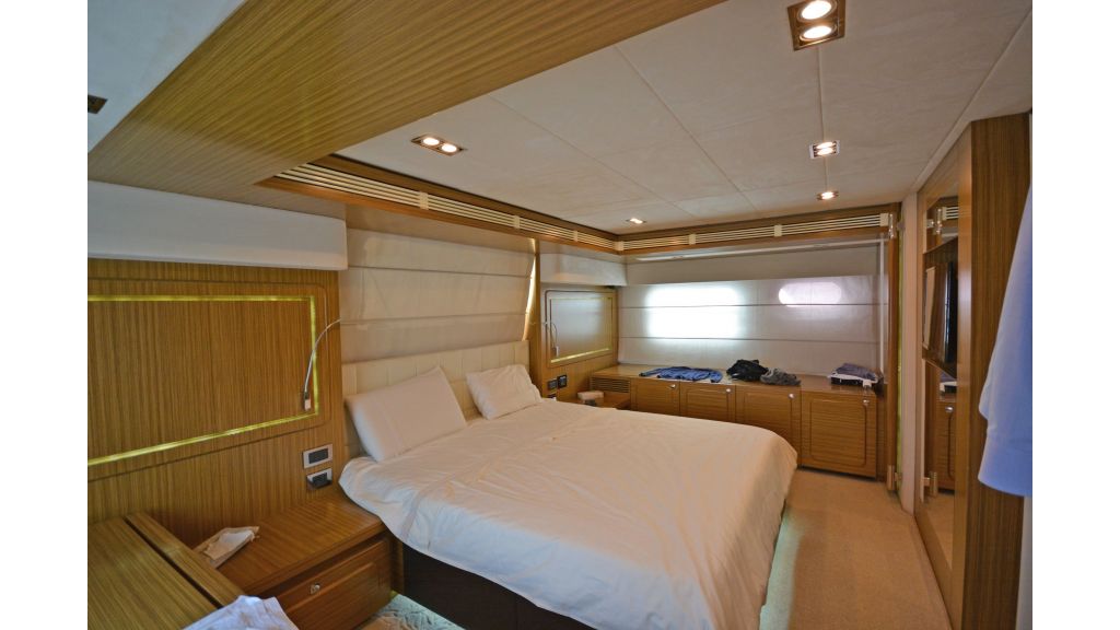 Luxury Trawler (21)