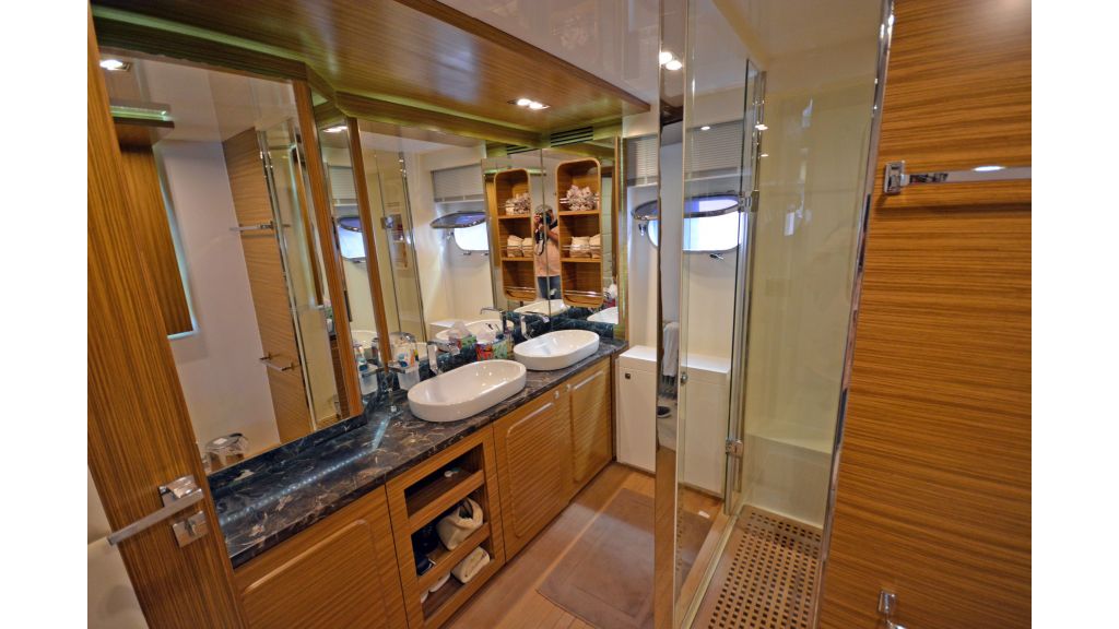 Luxury Trawler (23)