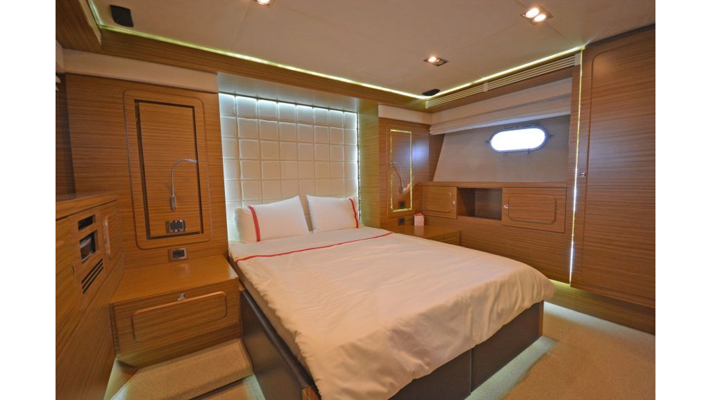 Luxury Trawler (40)