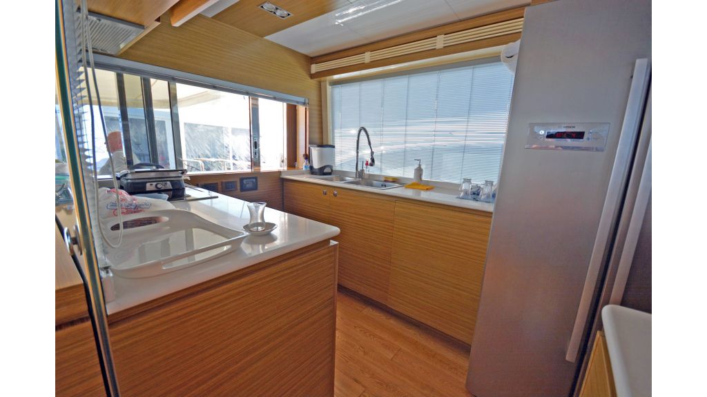 Luxury Trawler (5)