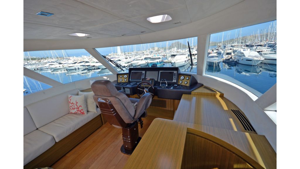 Luxury Trawler (52)