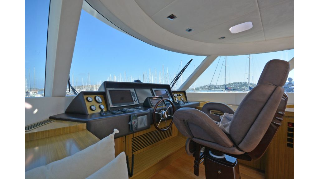 Luxury Trawler (53)