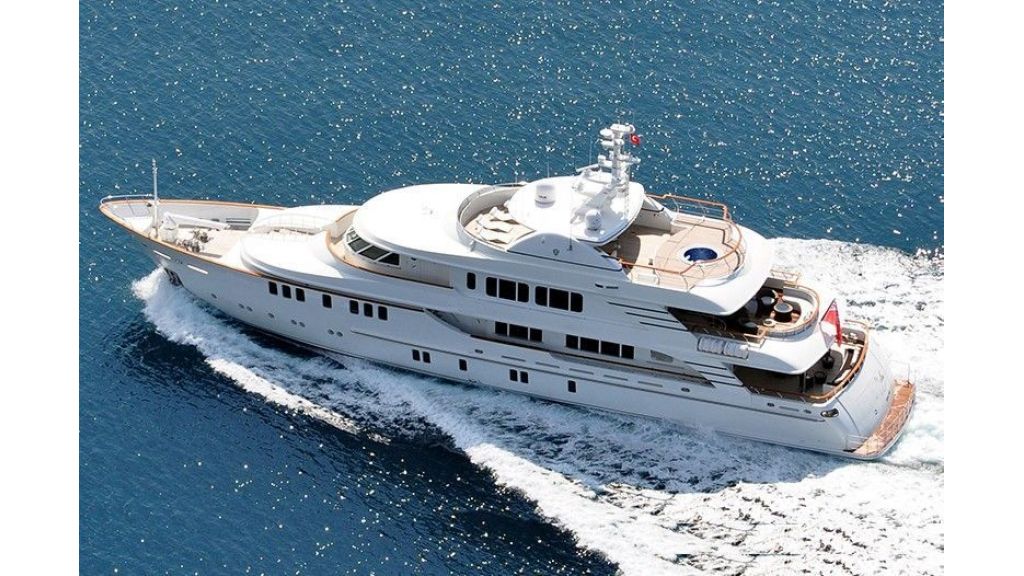 Mystic motor yacht (16)