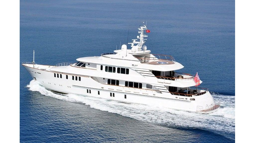 Mystic motor yacht (18)