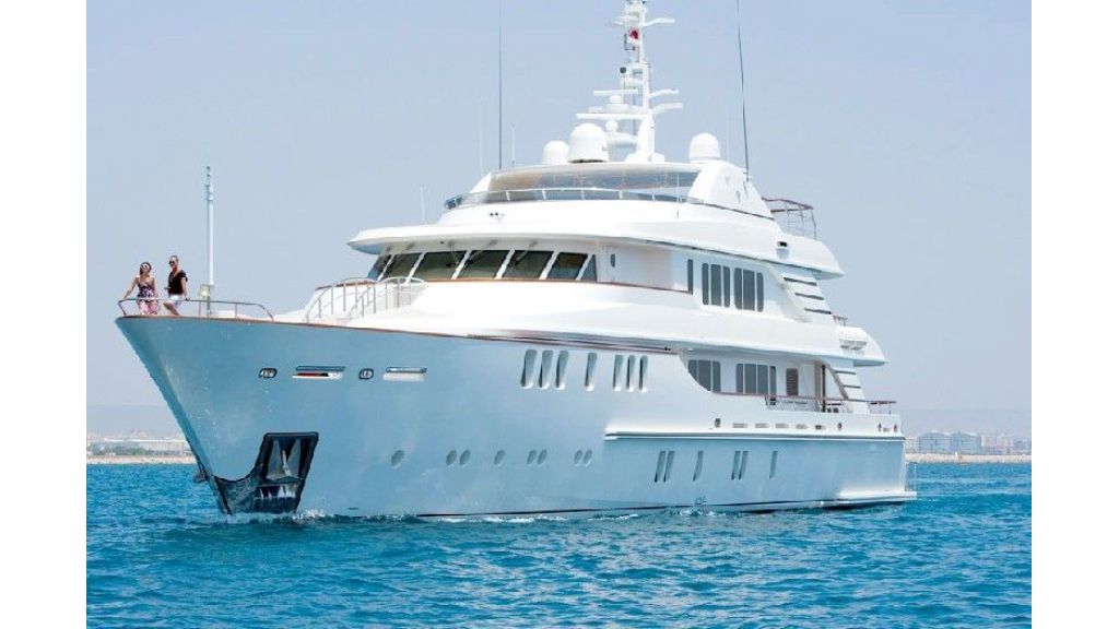 Mystic motor yacht (23)